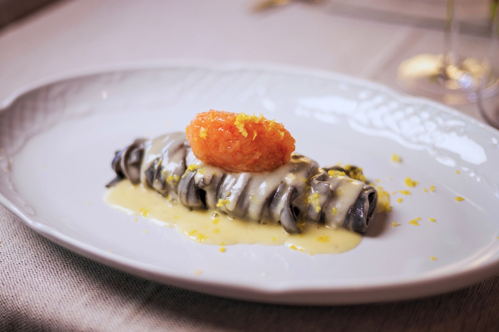 come-nasce-signature-dish-tagliolini-neri-osterietta