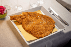cotoletta-alla-milanese-orecchia-di-elefante-osterietta